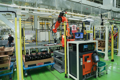 5G機(jī)械臂在美的泰國(guó)工廠(chǎng)的應(yīng)用與網(wǎng)絡(luò)技術(shù)開(kāi)發(fā)展望